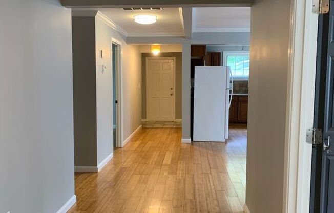 Great 3 bed 2 bath close to UNCG and more!