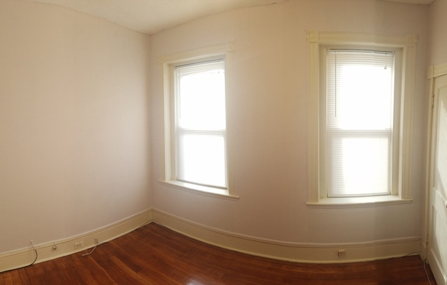 2 beds, 1 bath, $2,150, Unit 1