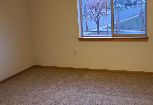 2 beds, 2 baths, 1,251 sqft, $1,880, Unit 302-212