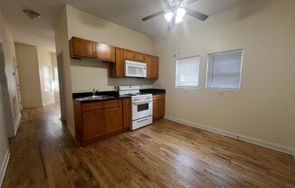 2 beds, 1 bath, $1,500, Unit # 2