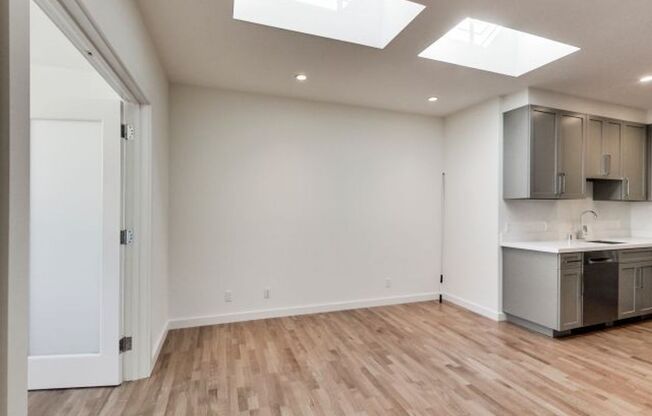 2 beds, 1 bath, $3,395, Unit 5 Hallam