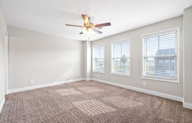3 beds, 3 baths, $1,425, Unit # 201