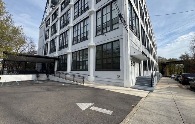 3 beds, 2 baths, 1,292 sqft, $1,995, Unit Unit 113 (Loft)