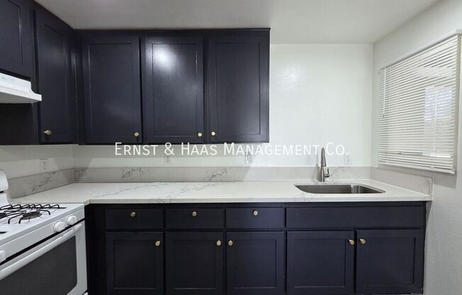 6673 Hammond Ave.