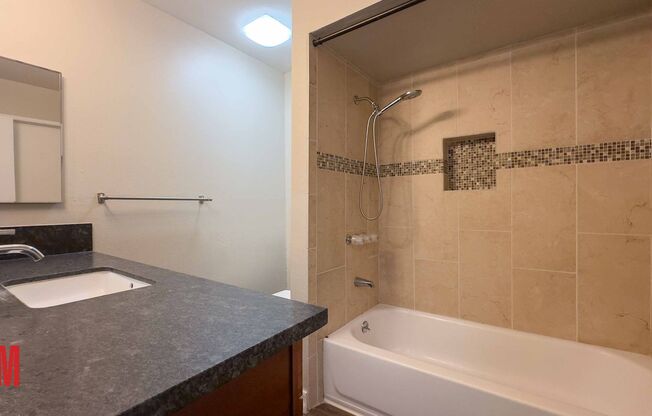 2 beds, 1 bath, $2,350, Unit C