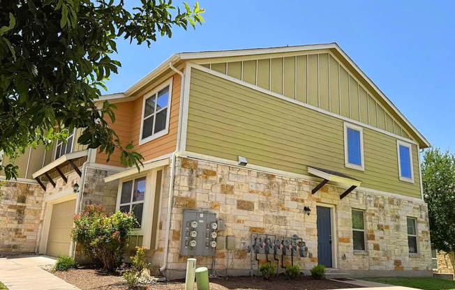 Elegant & Spacious Cityside Townhome with Resort-Style Amenities