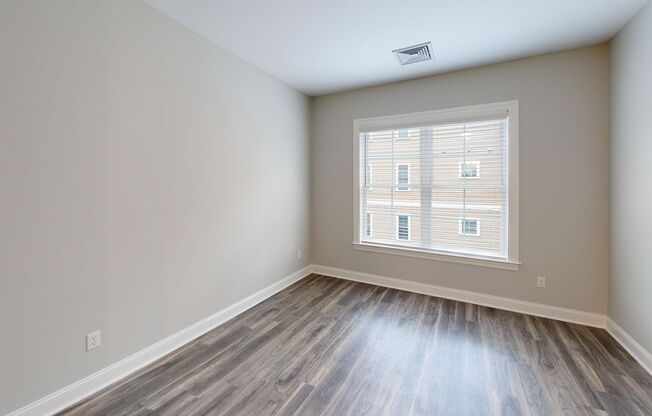 2 beds, 2 baths, 1,042 sqft, $3,075, Unit 5210