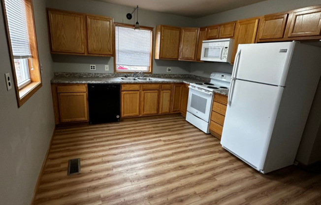 4 beds, 2 baths, $1,500