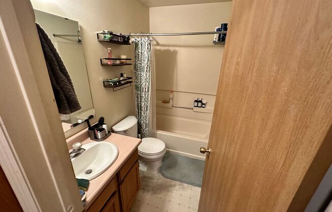 1 bed, 1 bath, 750 sqft, $1,145, Unit HC-330