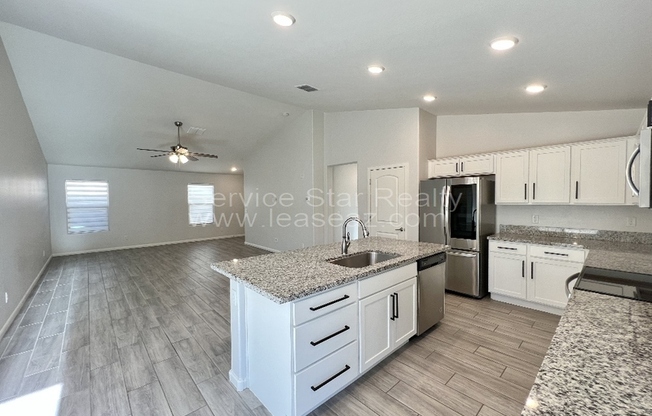 1764 E DESERT BREEZE PL