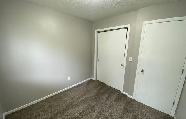 3 beds, 1 bath, 972 sqft, $1,195, Unit 3014 SE 17th Street