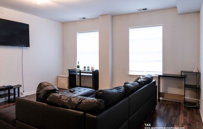 2 beds, 2 baths, $1,438, Unit 3B