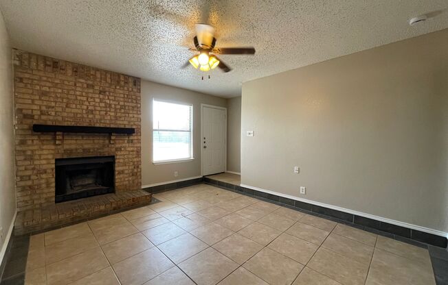 WINTER MOVE-IN SPECIALS - AVAILABLE NOW - 2 BEDROOM 1.5 BATH APARTMENT IN KELLER