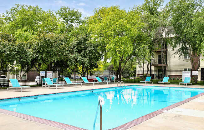 One- two- and three-bedroom apartment homes featuring amenities like three pools, fitness center, basketball court and much more at The Pointe in La Vista, NE