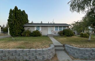 1312 W Bismark