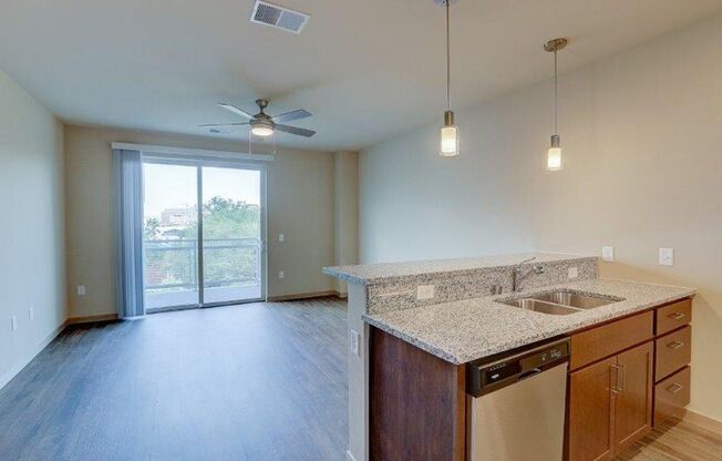 1 bed, 1 bath, 592 sqft, $1,625, Unit 418