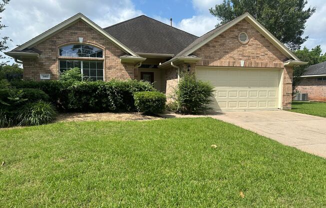 3 Bedroom, 2 Bath Home with Spacious Backyard on a Quiet Cul-de-sac