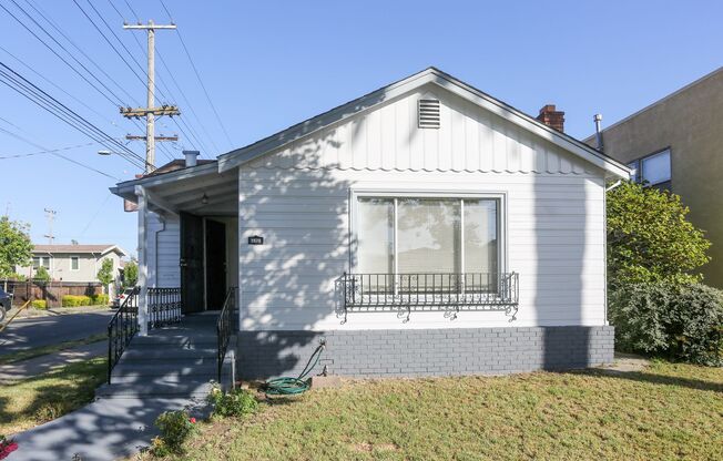 Remodeled 3bed 2 bath Single Family home