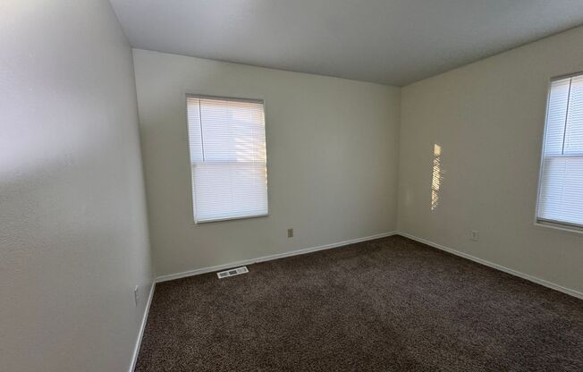 3 beds, 1 bath, $1,295