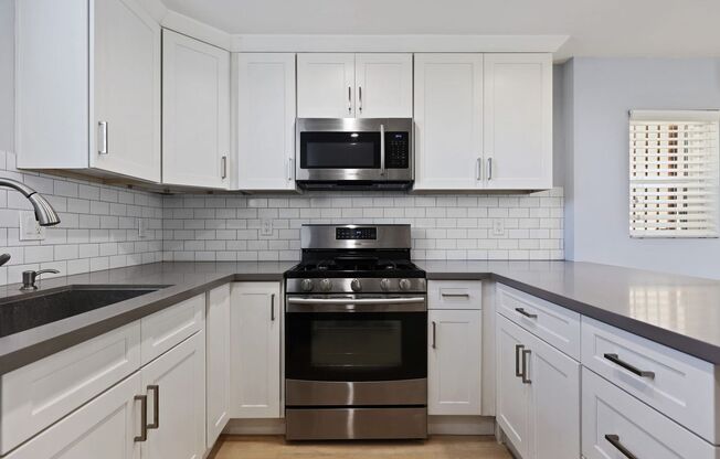 1 bed, 1 bath, $2,475