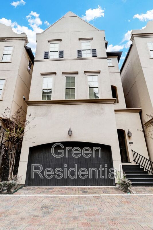 1368 W 25 ST