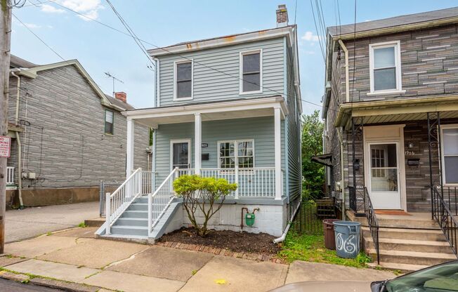 Gorgeous 3 bedroom home in Homestead available September 1st!