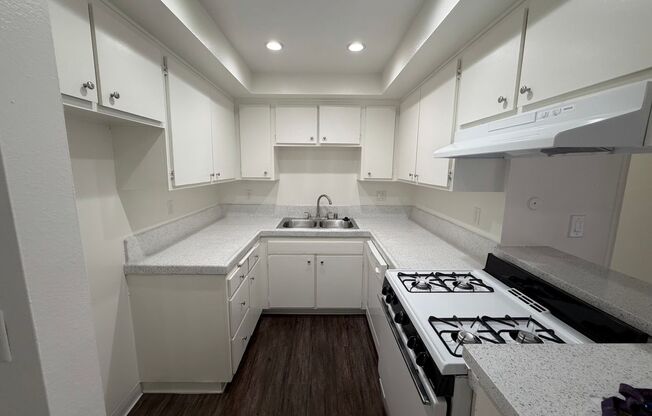 1 bed, 1 bath, 713 sqft, $2,075, Unit A147