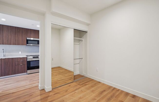 2 beds, 1 bath, 841 sqft, $3,695