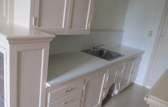 1 bed, 1 bath, $700, Unit 409