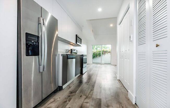 Studio, 1 bath, 444 sqft, $1,925, Unit 405