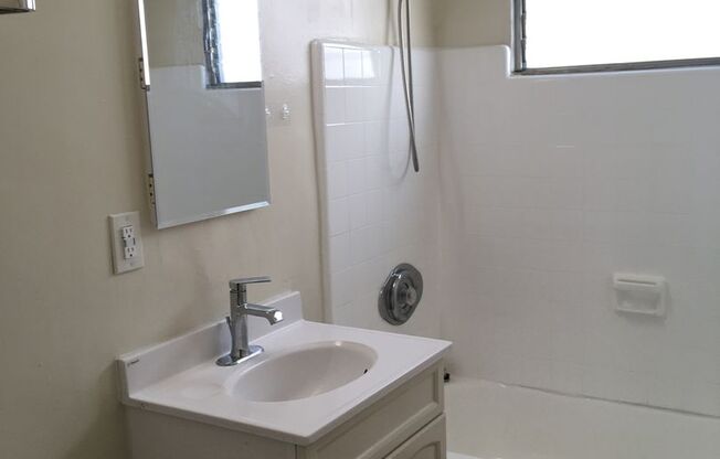 Studio, 1 bath, $1,350, Unit 15