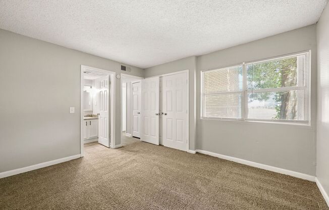 3 beds, 2 baths, 1,121 sqft, $1,400, Unit G86