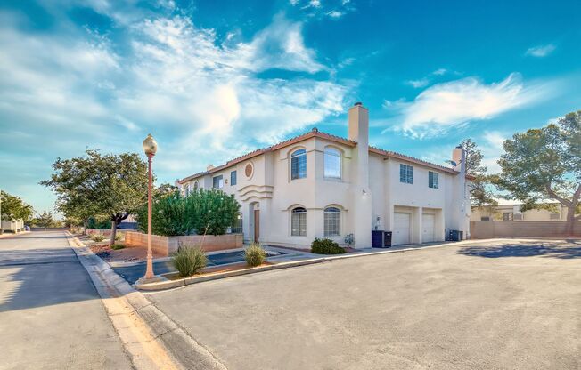 MOVE-IN READY 3-BEDROOM TOWNHOME IN SUMMERLIN!