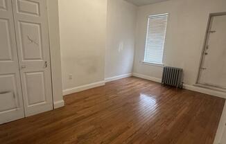 3 beds, 1 bath, 1,900 sqft, $2,900, Unit 1