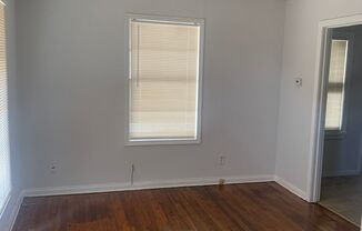 2 beds, 1 bath, $995