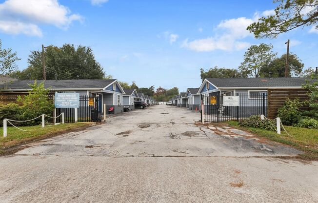HALF OFF 1ST MONTHS RENT & NO DEPOSIT! SPRING SPECIAL! Lovely 2 bedroom 1 bath Ranch Style Homes in a Great Location. "Section 8 Housing Accepted". Hurry! Plan your viewing right away!Lovely 2 bedroom 1 bath Ranch Style Homes in a Great Location. "Section