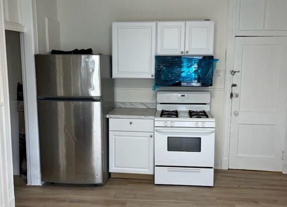 2 beds, 1 bath, 800 sqft, $2,400, Unit 1