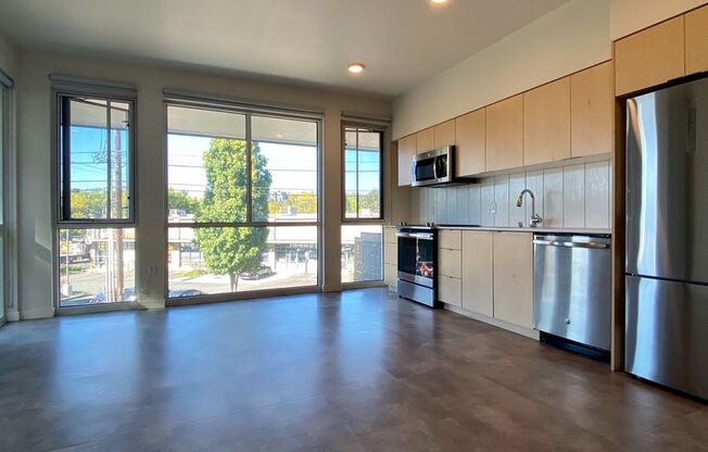Studio, 1 bath, 465 sqft, $1,955, Unit 201