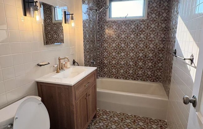 2 beds, 1 bath, 1,185 sqft, $2,800, Unit 2