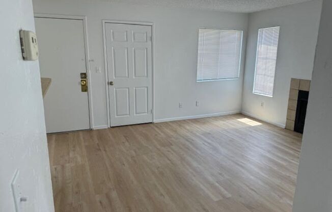 2 beds, 1 bath, 803 sqft, $1,150