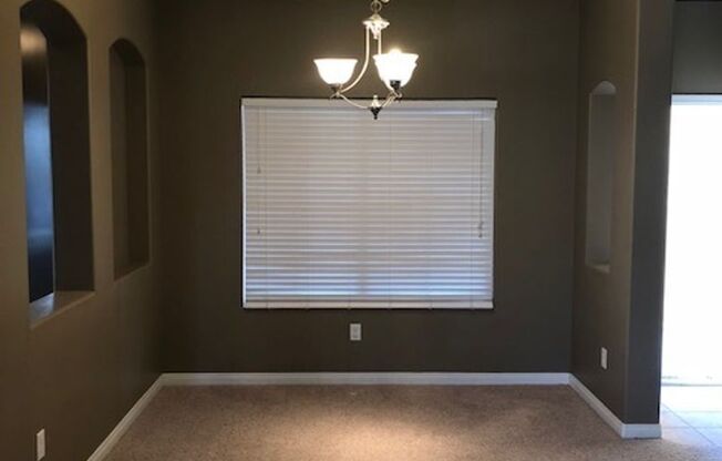 Beautiful 4 Bedroom in NW!