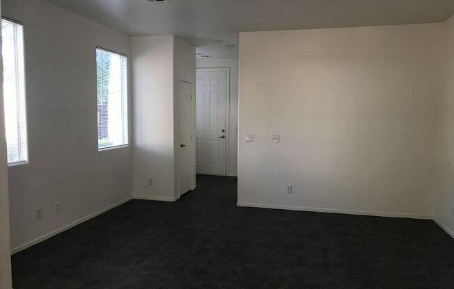 3 bed/3 bath with Loft 2-story home 89115