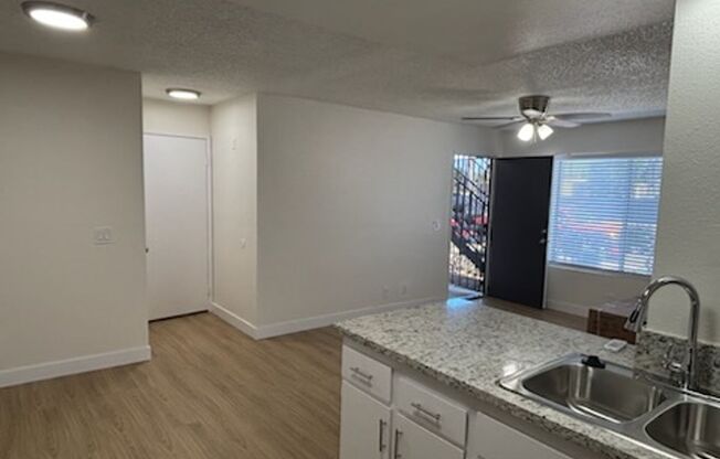 2 beds, 1 bath, 850 sqft, $2,200, Unit 6