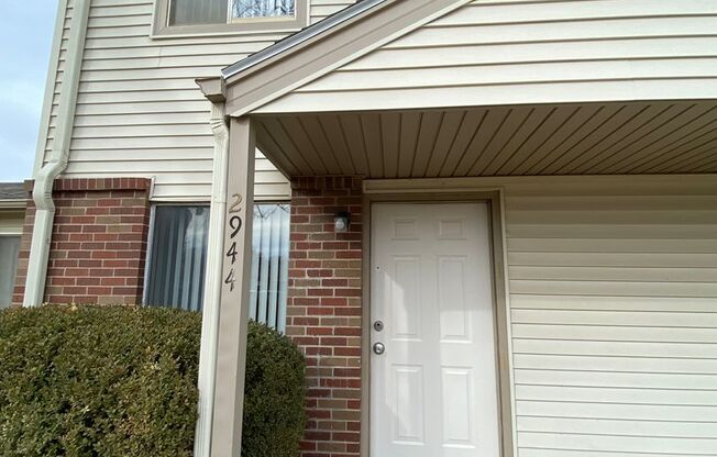 2 beds, 1 bath, 869 sqft, $1,139, Unit 2944B