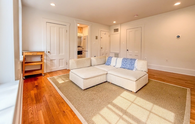 127 CHARLES ST