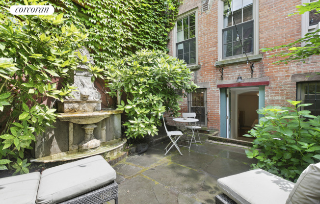 19 PERRY ST