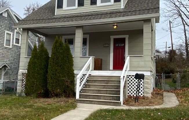 Gorgeous Parkville 3bd/3ba with 4th bd in Fin Bsmt. CAC! W/D! More! Available 5/15