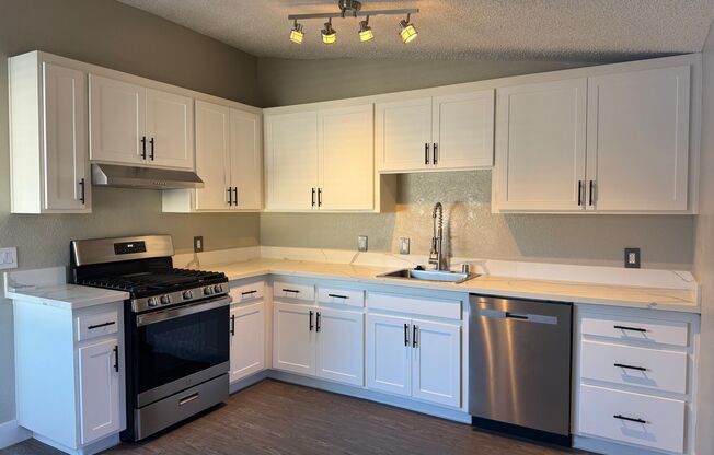 2 beds, 1 bath, 850 sqft, $1,695