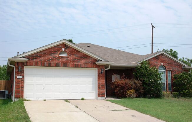 3-Bedroom Home with Garage & Fenced Yard in Round Rock – Now Available
