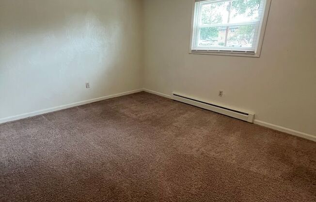 2 beds, 1 bath, 903 sqft, $1,170, Unit K-8